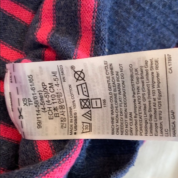 Gap Girls Sweater with Flip Over Sequin Heart - Picture 4 of 6